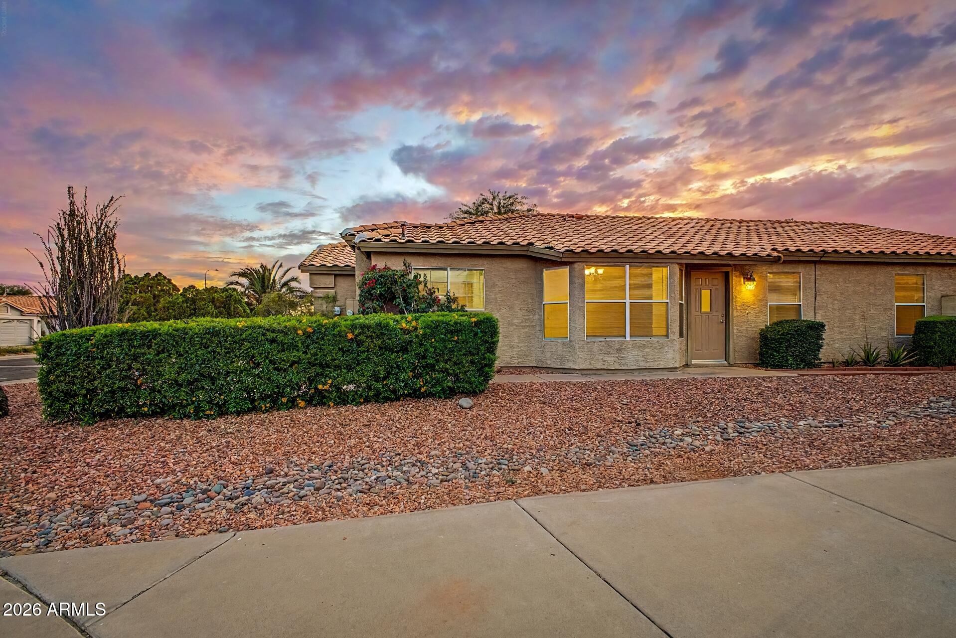 1038 W BUTLER Court