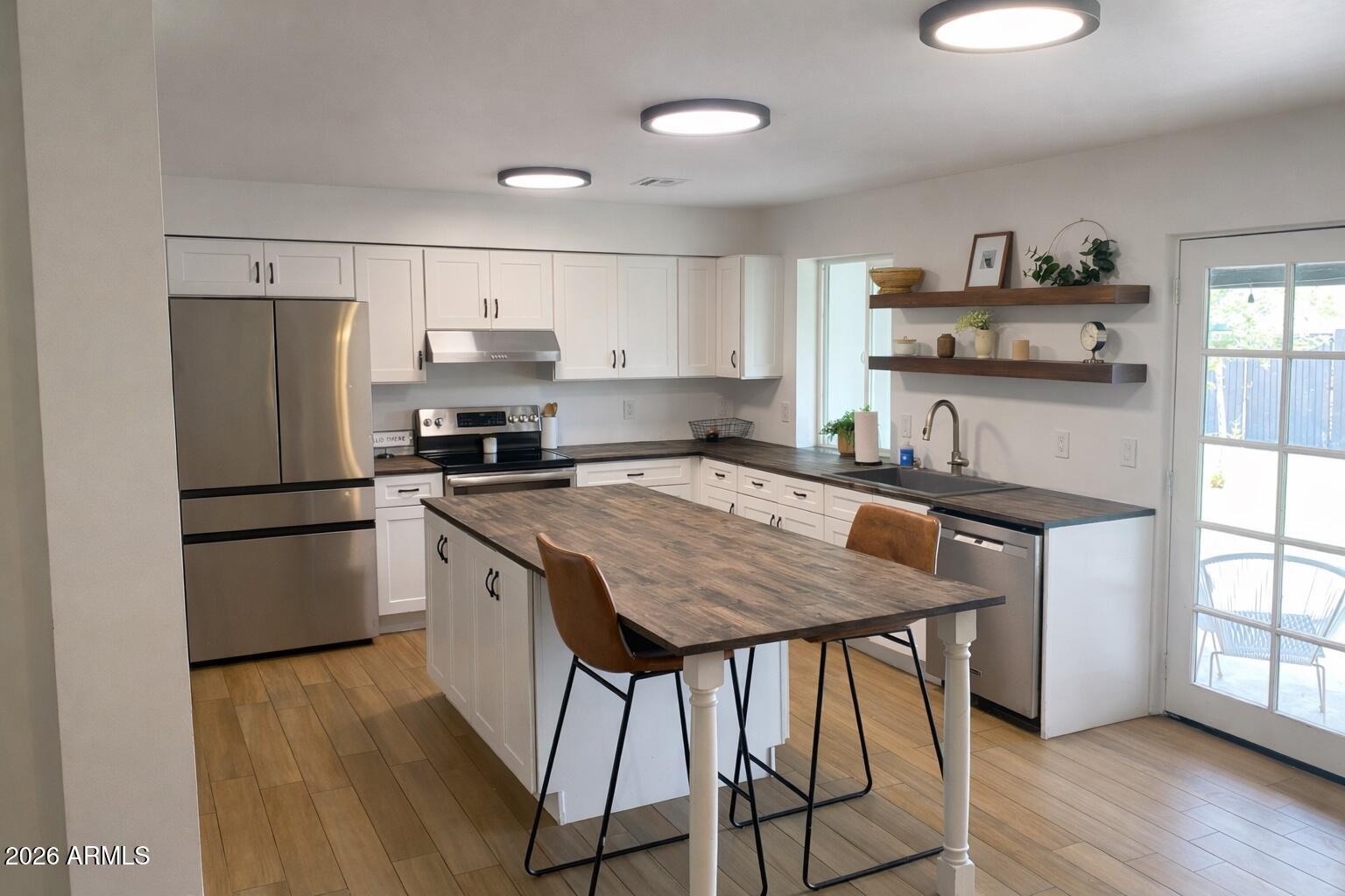 1033 W Hickory Street