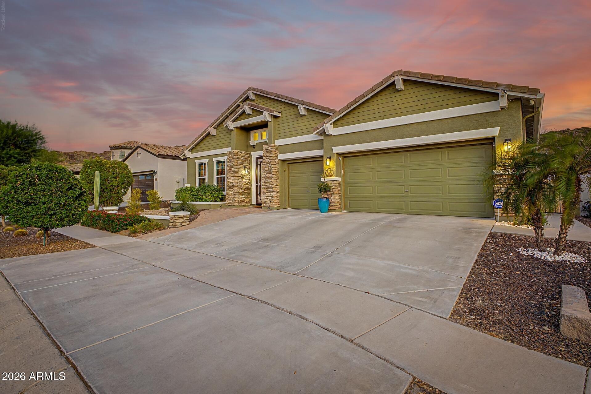 521 E MINERAL Road