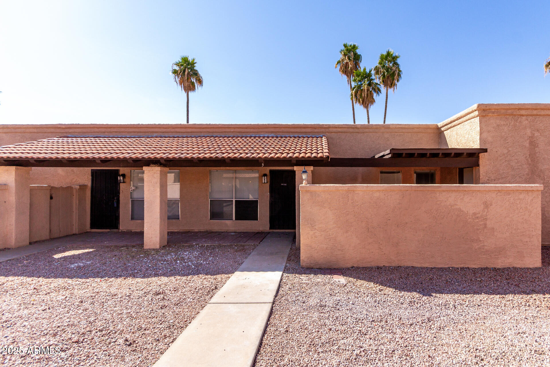 615 N ARROWHEAD Drive Apt 3