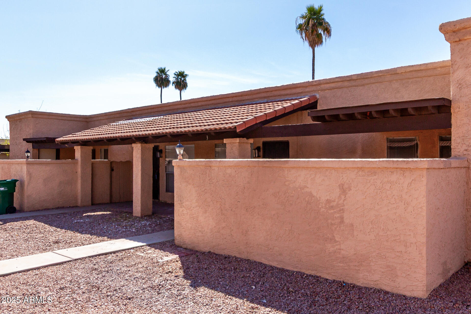 615 N ARROWHEAD Drive Apt 3