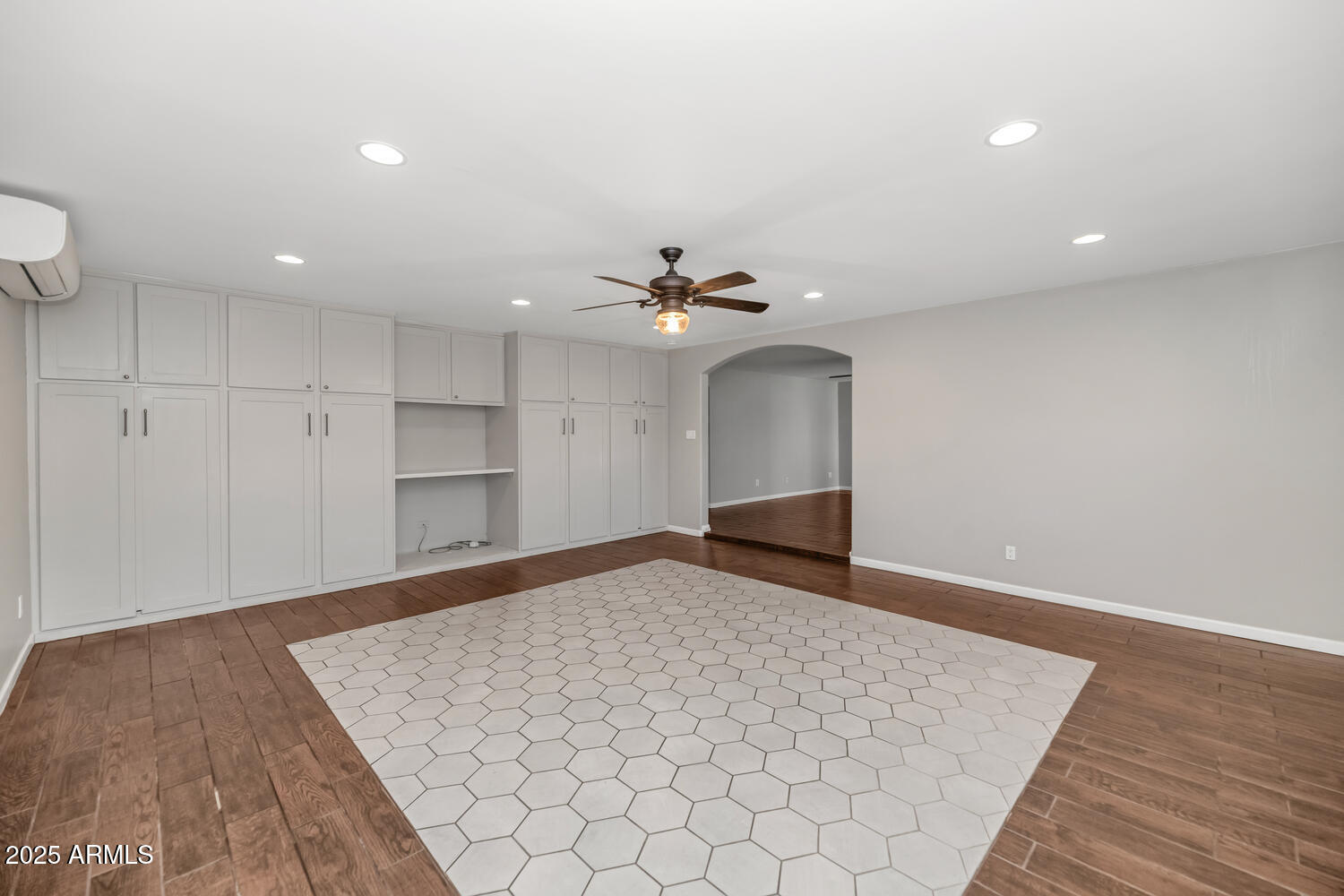 4511 W LOMA Lane