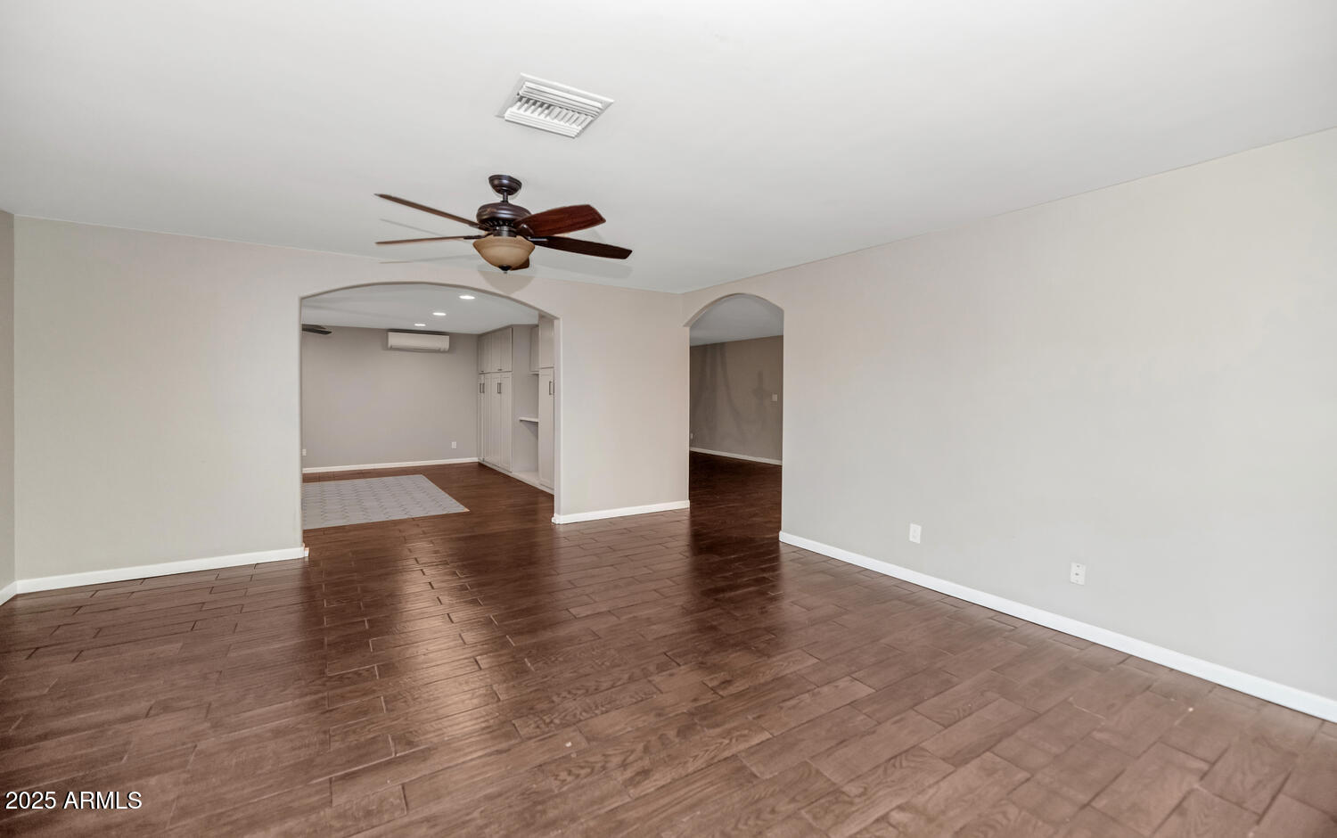 4511 W LOMA Lane