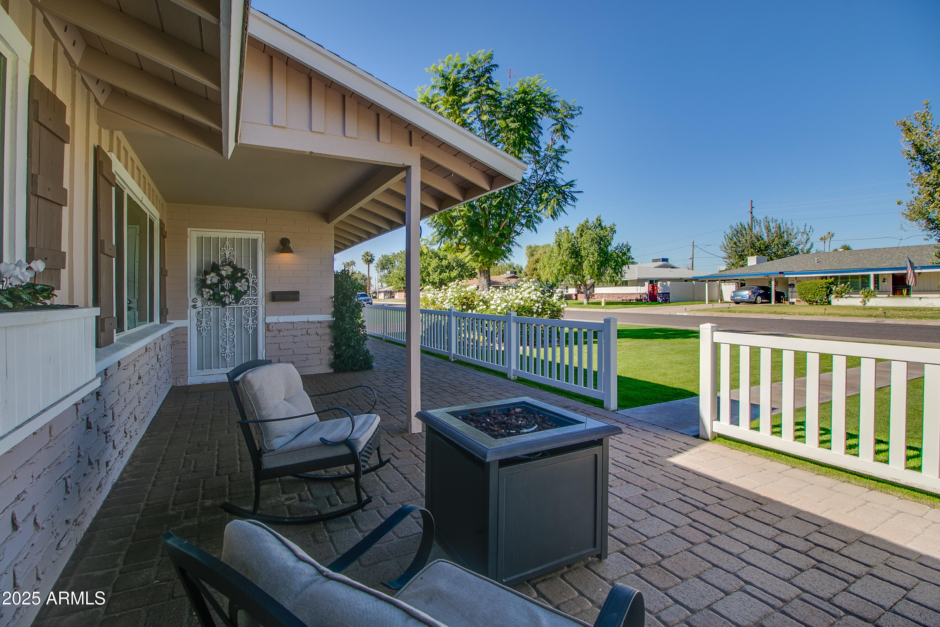 2017 W EDGEMONT Avenue