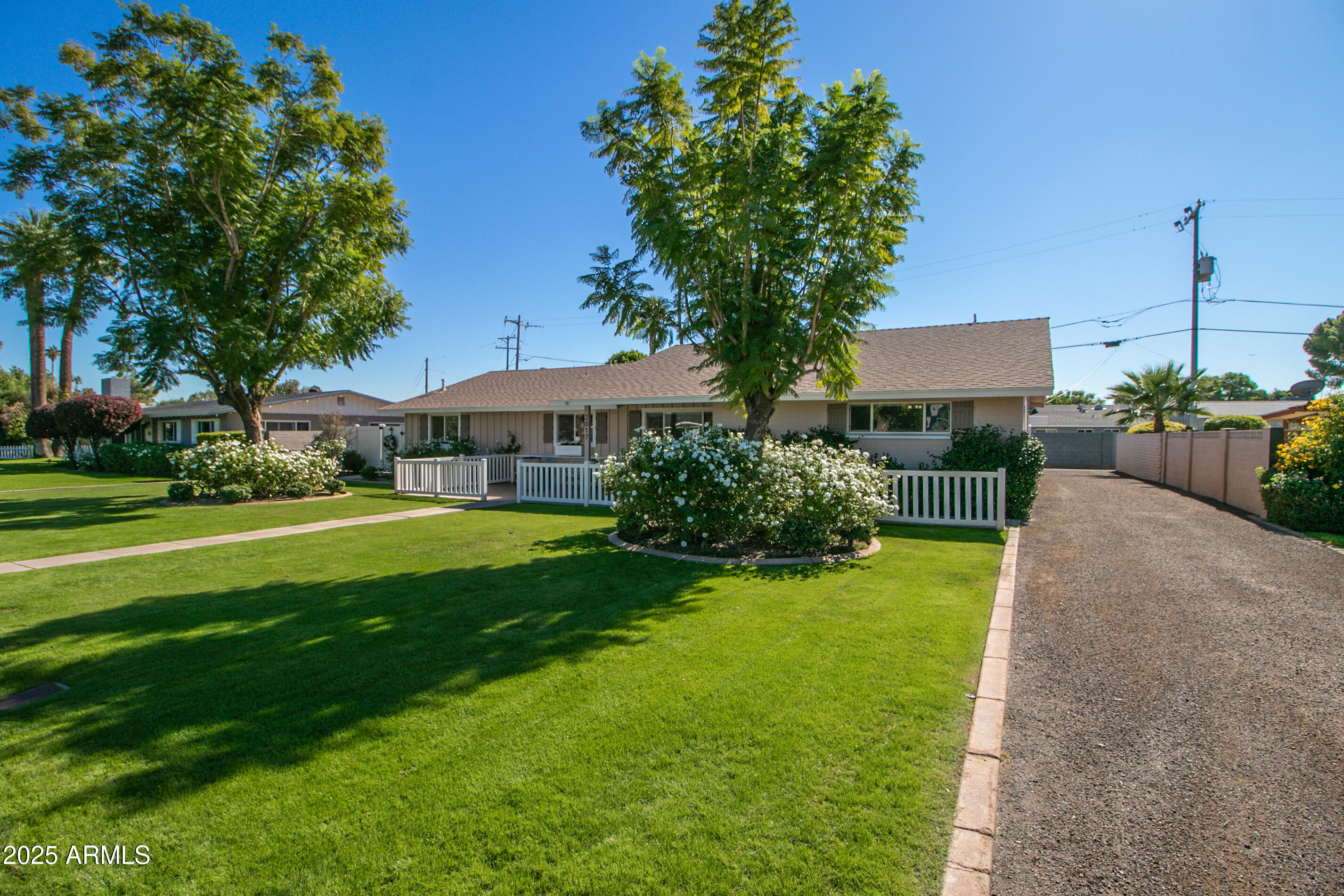 2017 W EDGEMONT Avenue