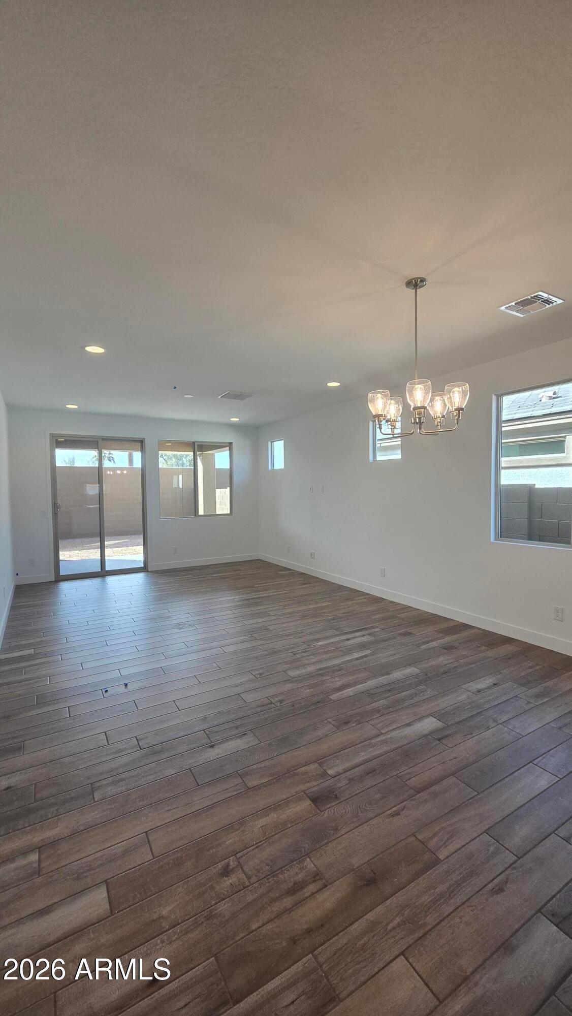 8823 W Pasadena Avenue