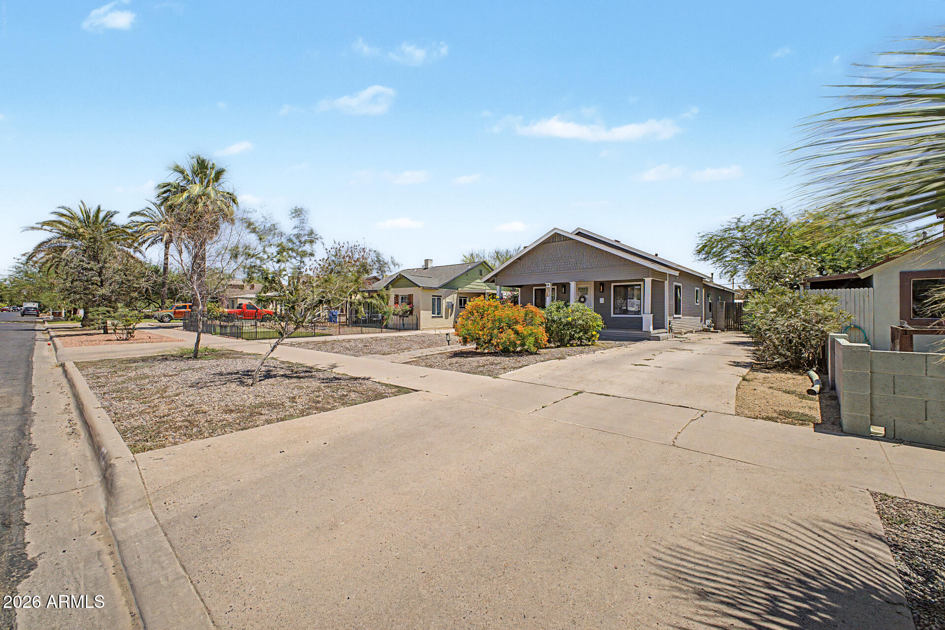1645 W WILLETTA Street