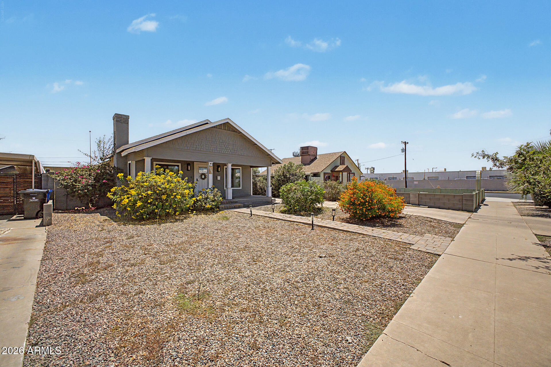1645 W WILLETTA Street