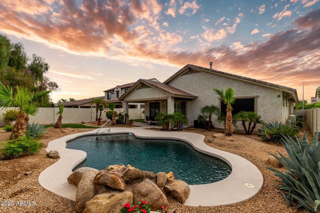 Photo of 402 W Lantana Place, Chandler, AZ 85248 (MLS # 6915550)