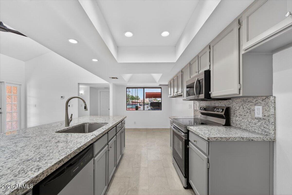 MISTWOOD CONDOMINIUMS - Residential