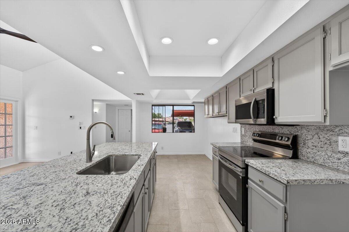 MISTWOOD CONDOMINIUMS - Residential
