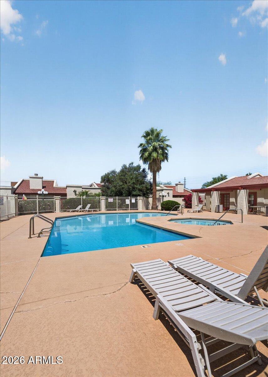 MISTWOOD CONDOMINIUMS - Residential
