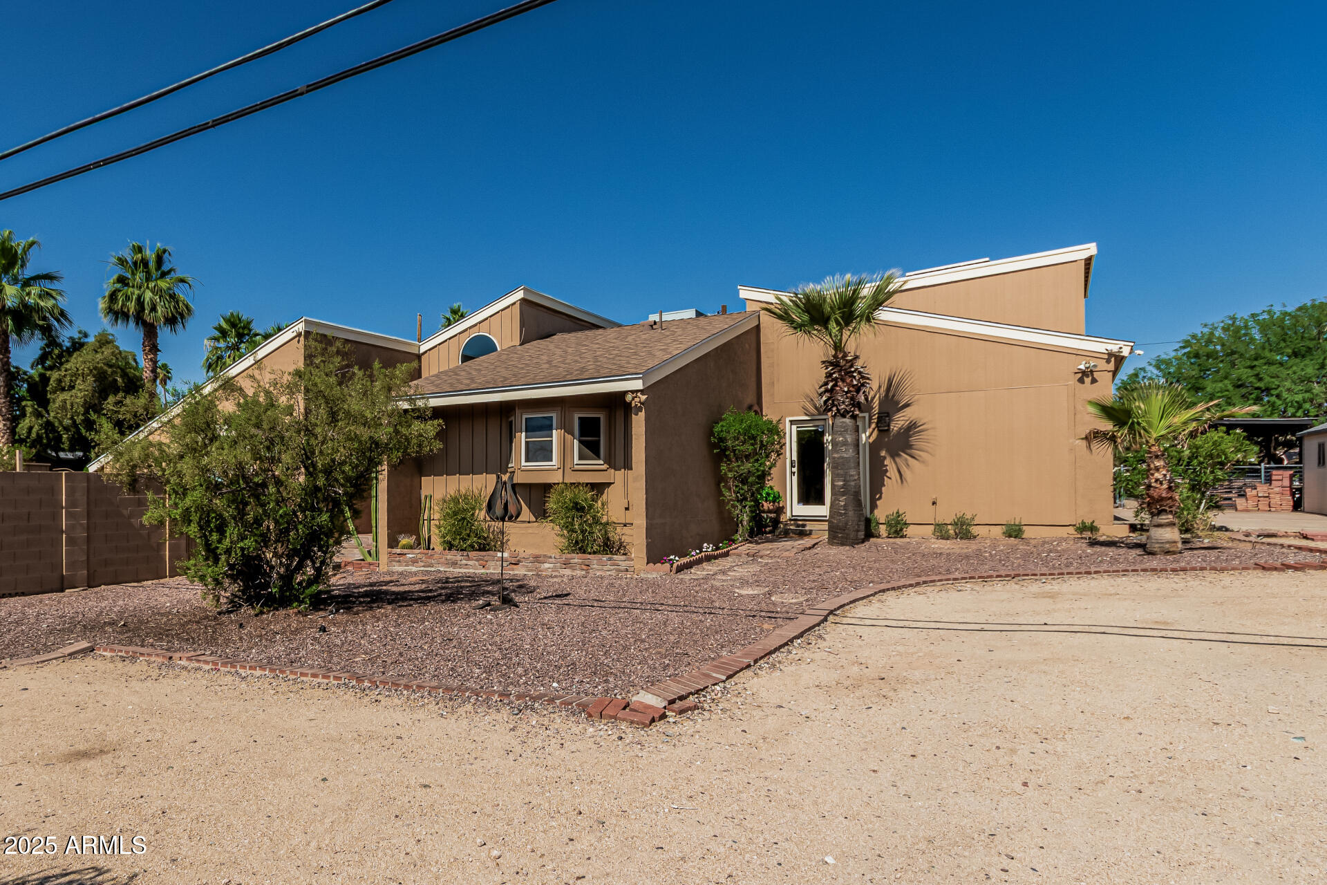 1953 E PRESIDIO Road