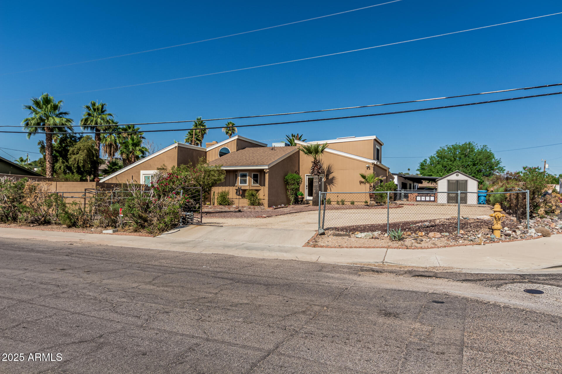 1953 E PRESIDIO Road