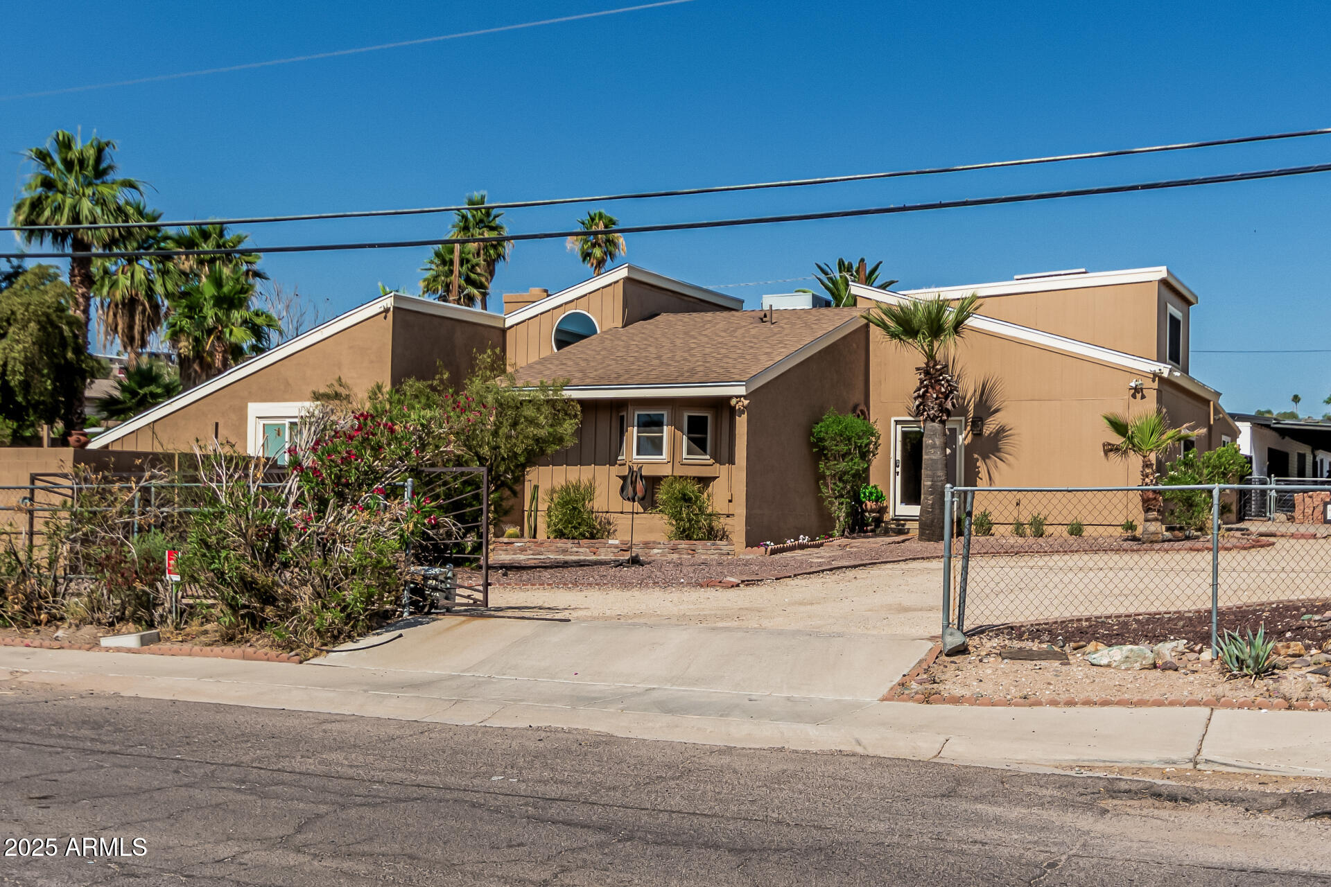 1953 E PRESIDIO Road