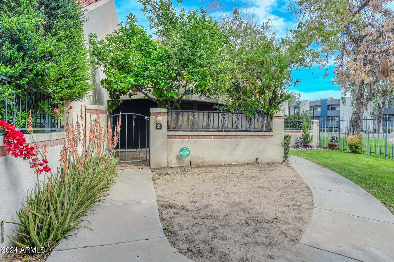 View Phoenix, AZ 85029 townhome