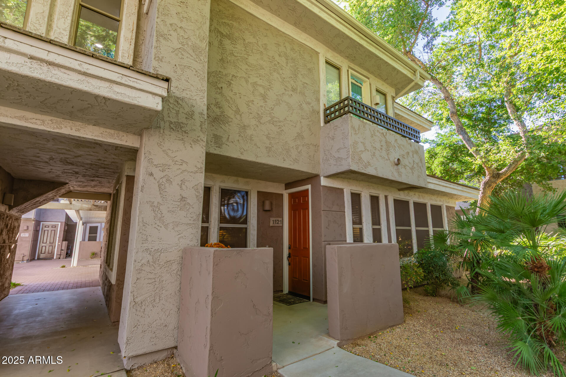 15221 N CLUBGATE Drive 1121