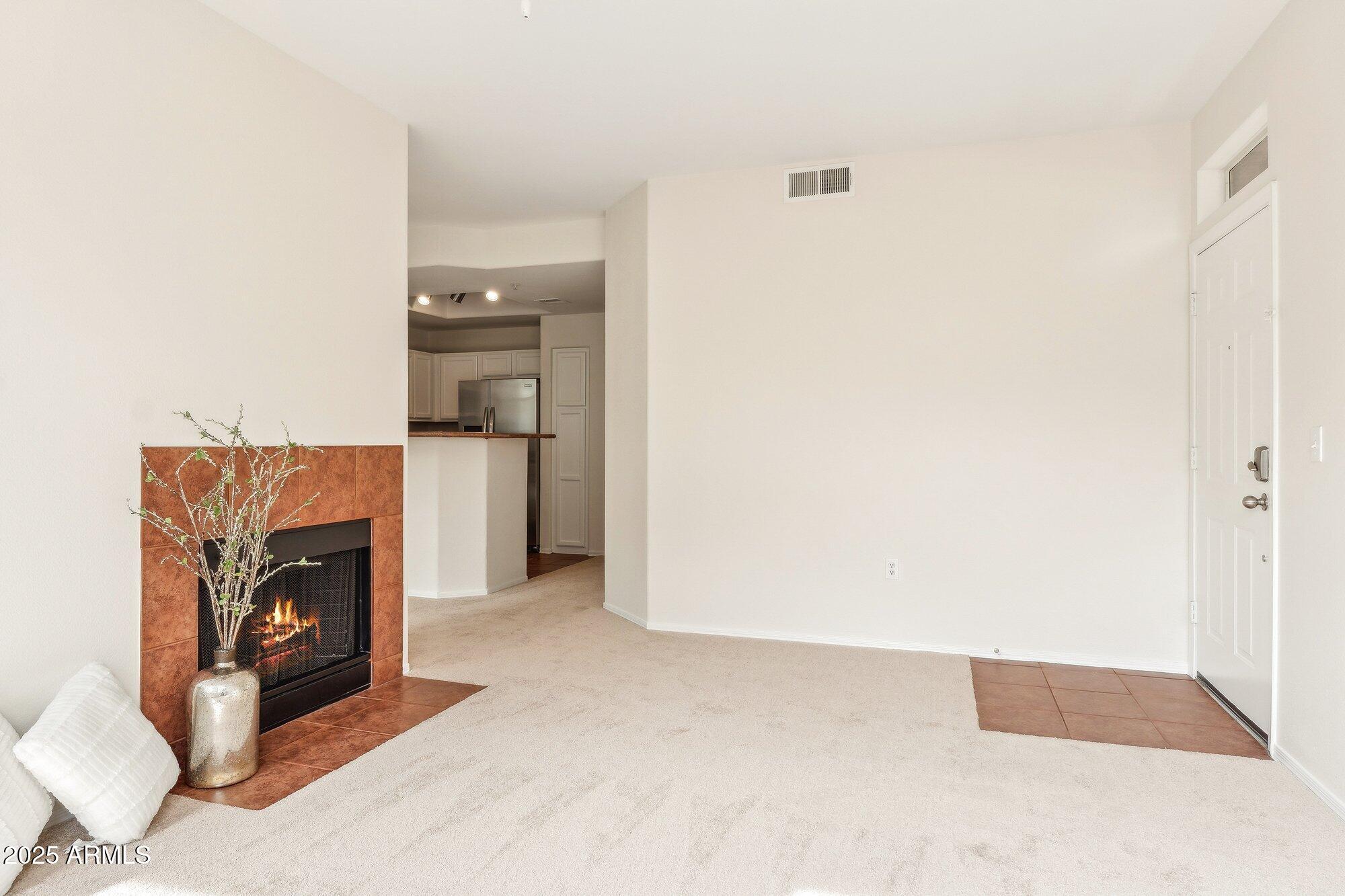 3830 E LAKEWOOD Parkway 2162