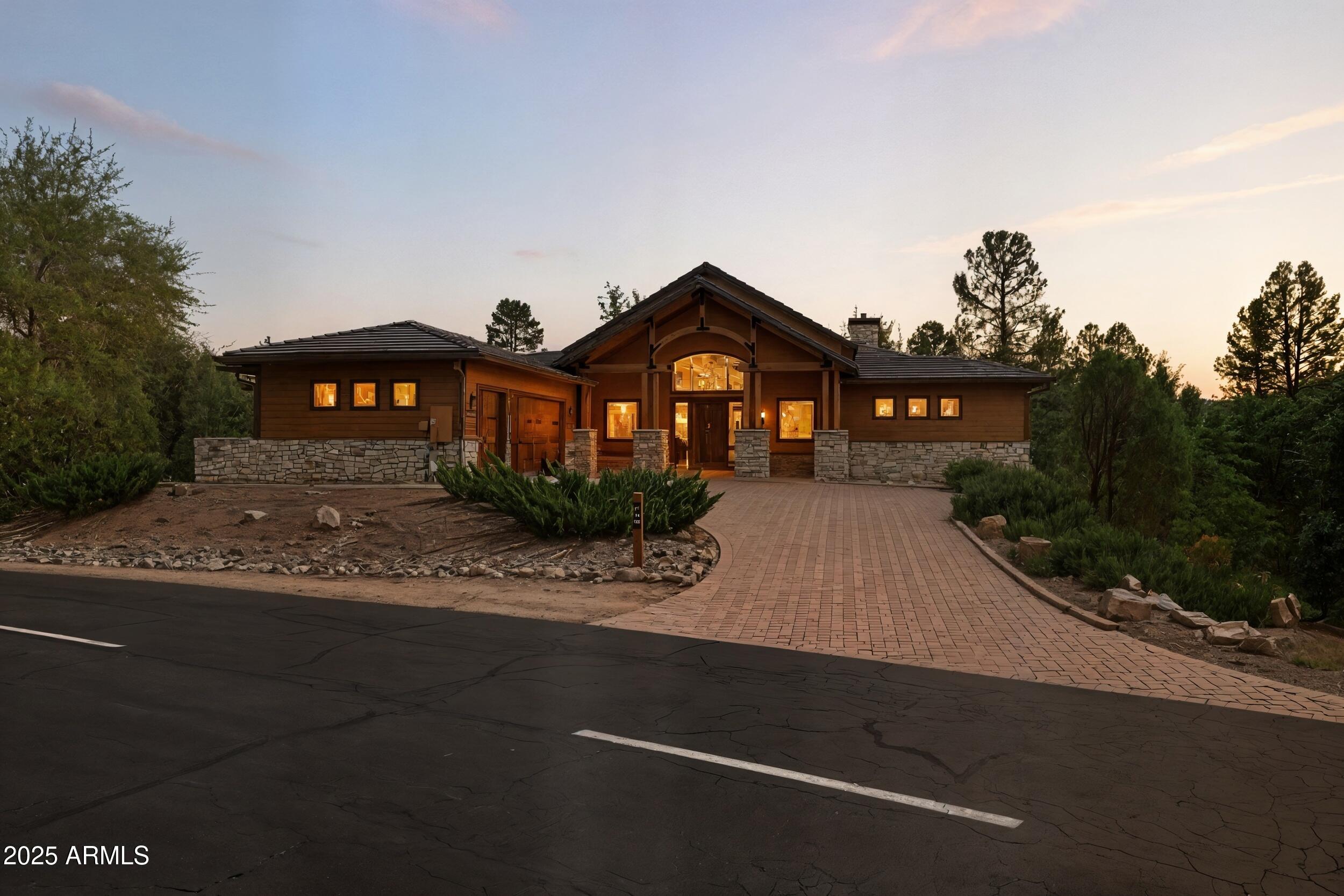 709 N Grapevine Drive