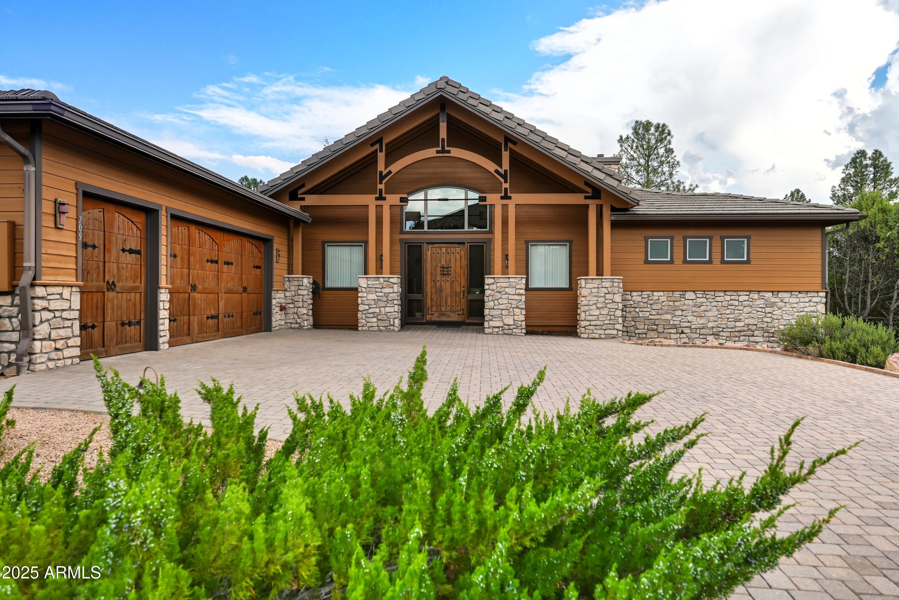 709 N Grapevine Drive