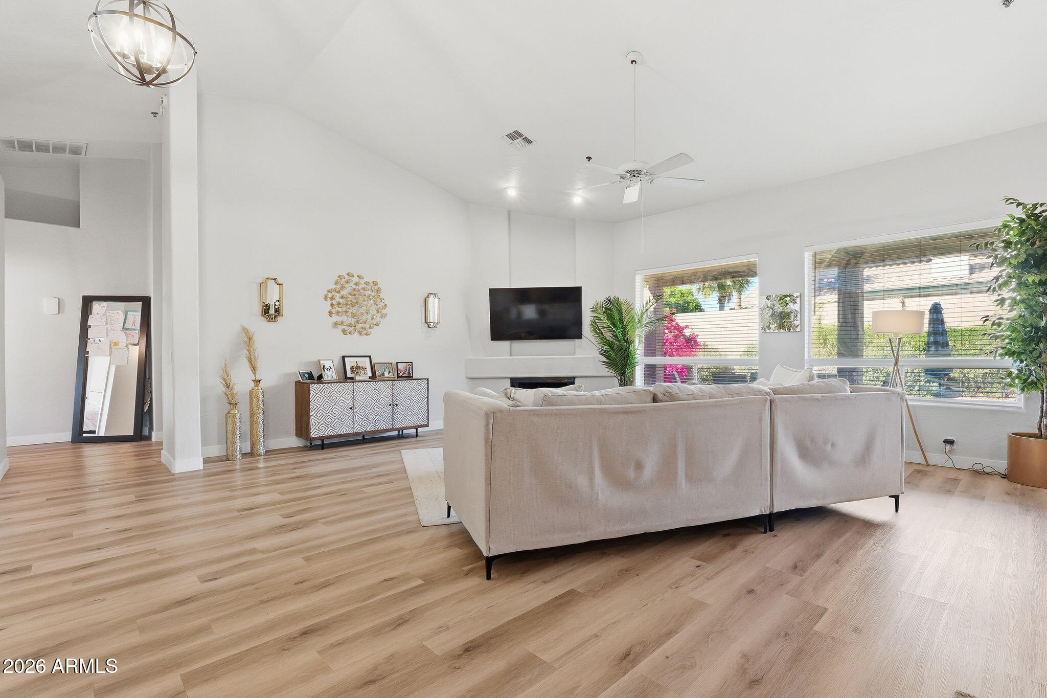 9522 E NITTANY Drive