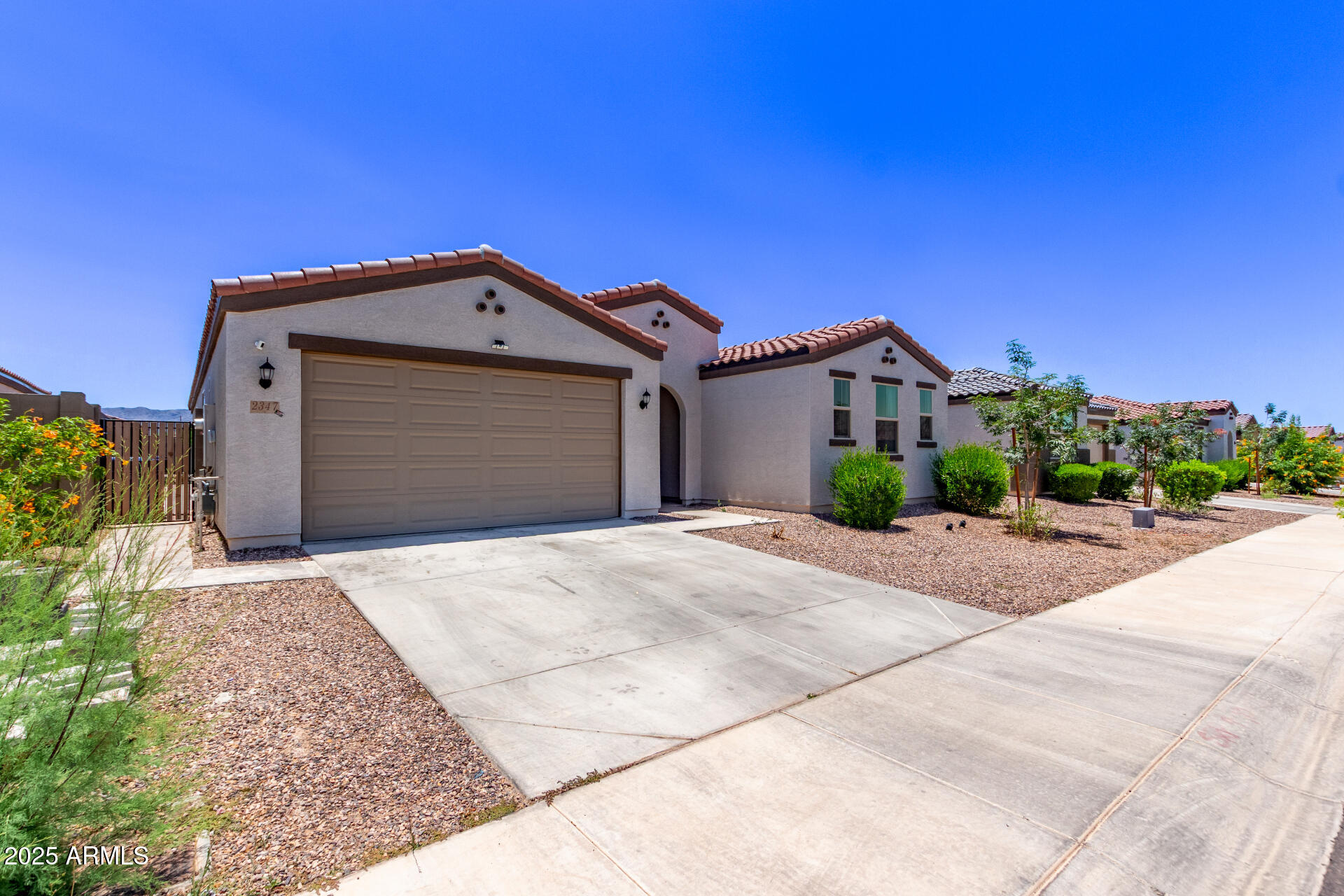 2347 W sunland Avenue