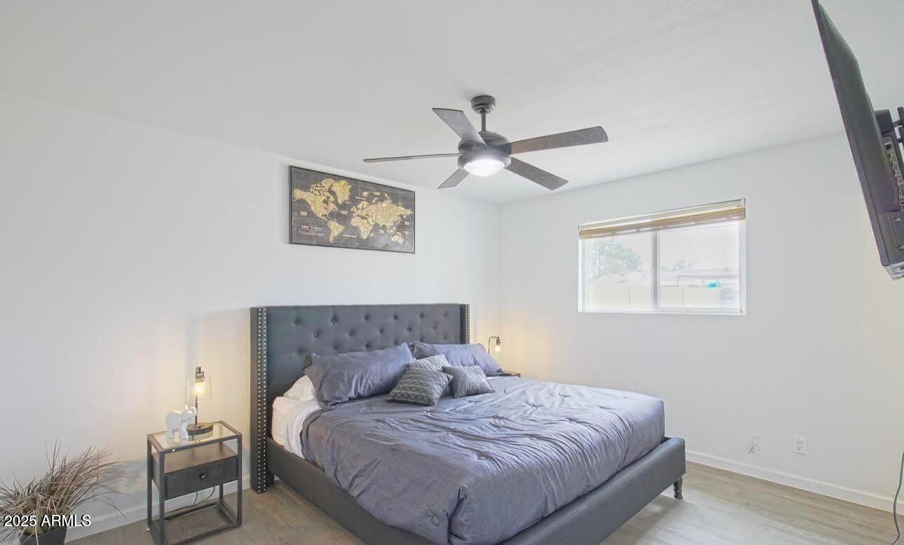 1323 W 10TH Place