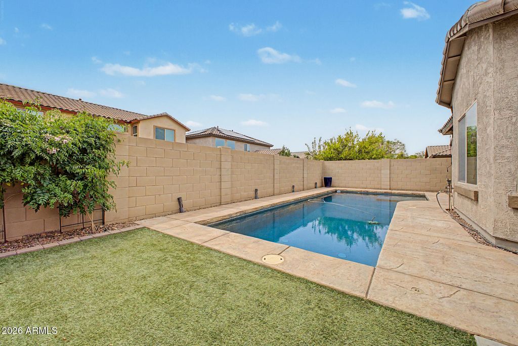 Photo of 10743 W Lariat Lane, Peoria, AZ 85383 (MLS # 7015929)
