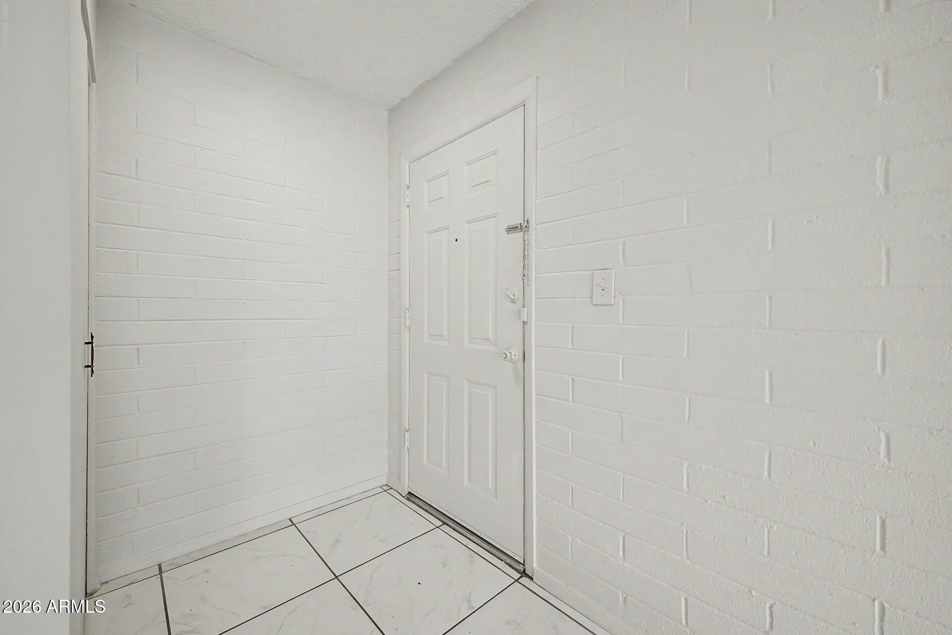 2549 W Rose Lane A-113