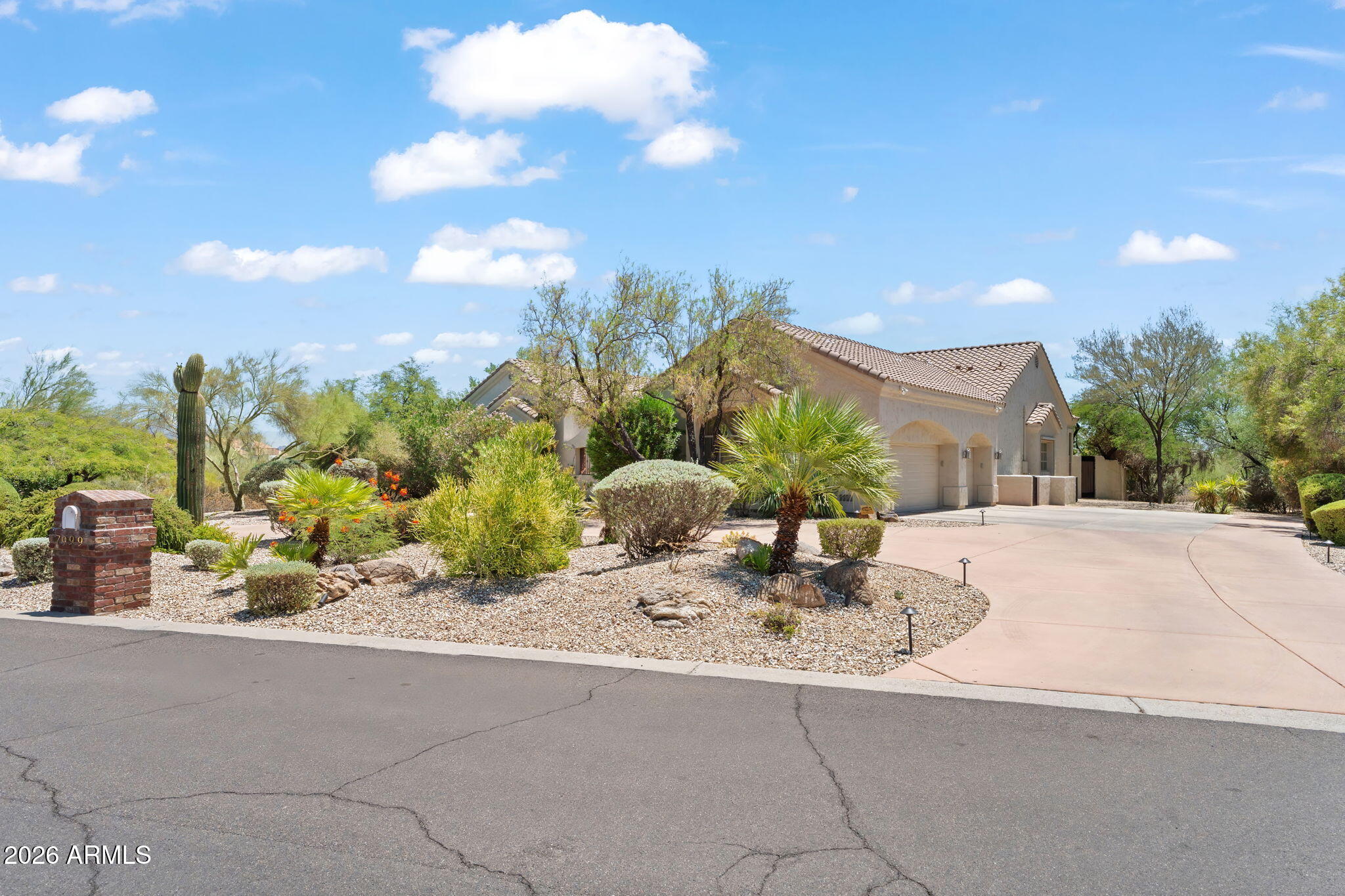 7999 E LA JUNTA Road