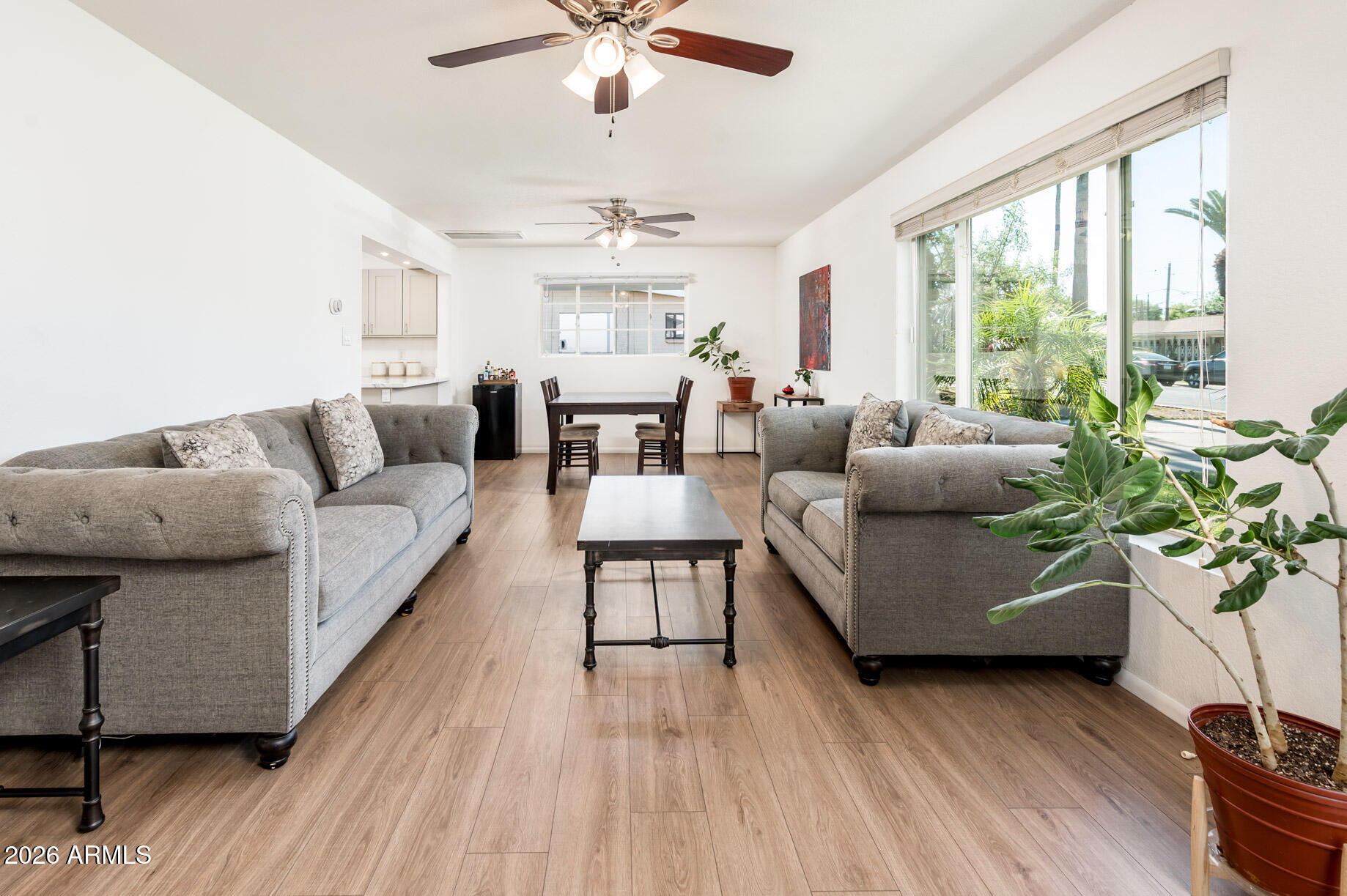 1726 W HAZELWOOD Street