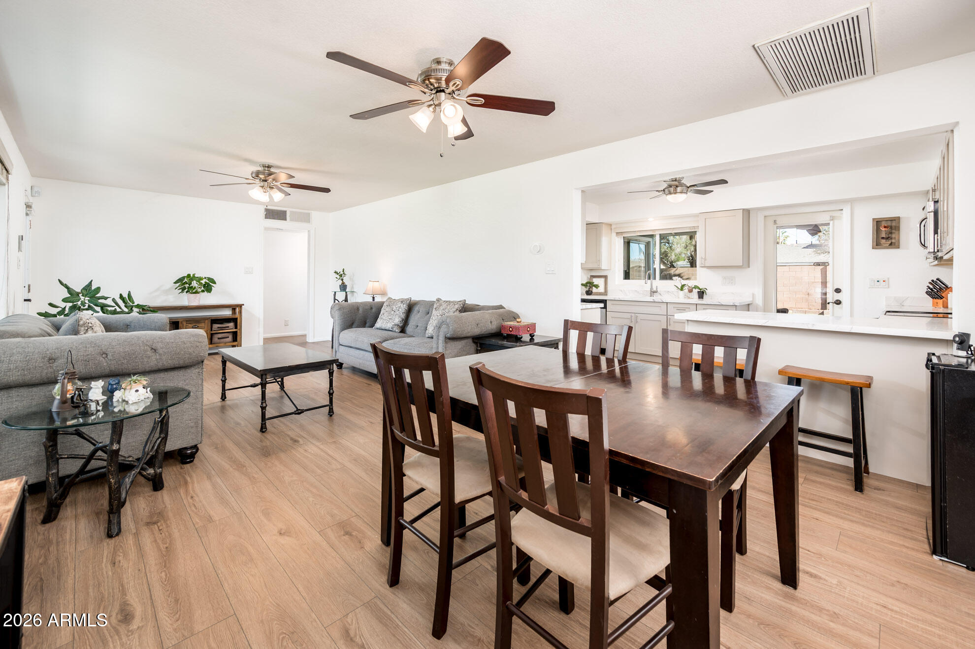 1726 W HAZELWOOD Street