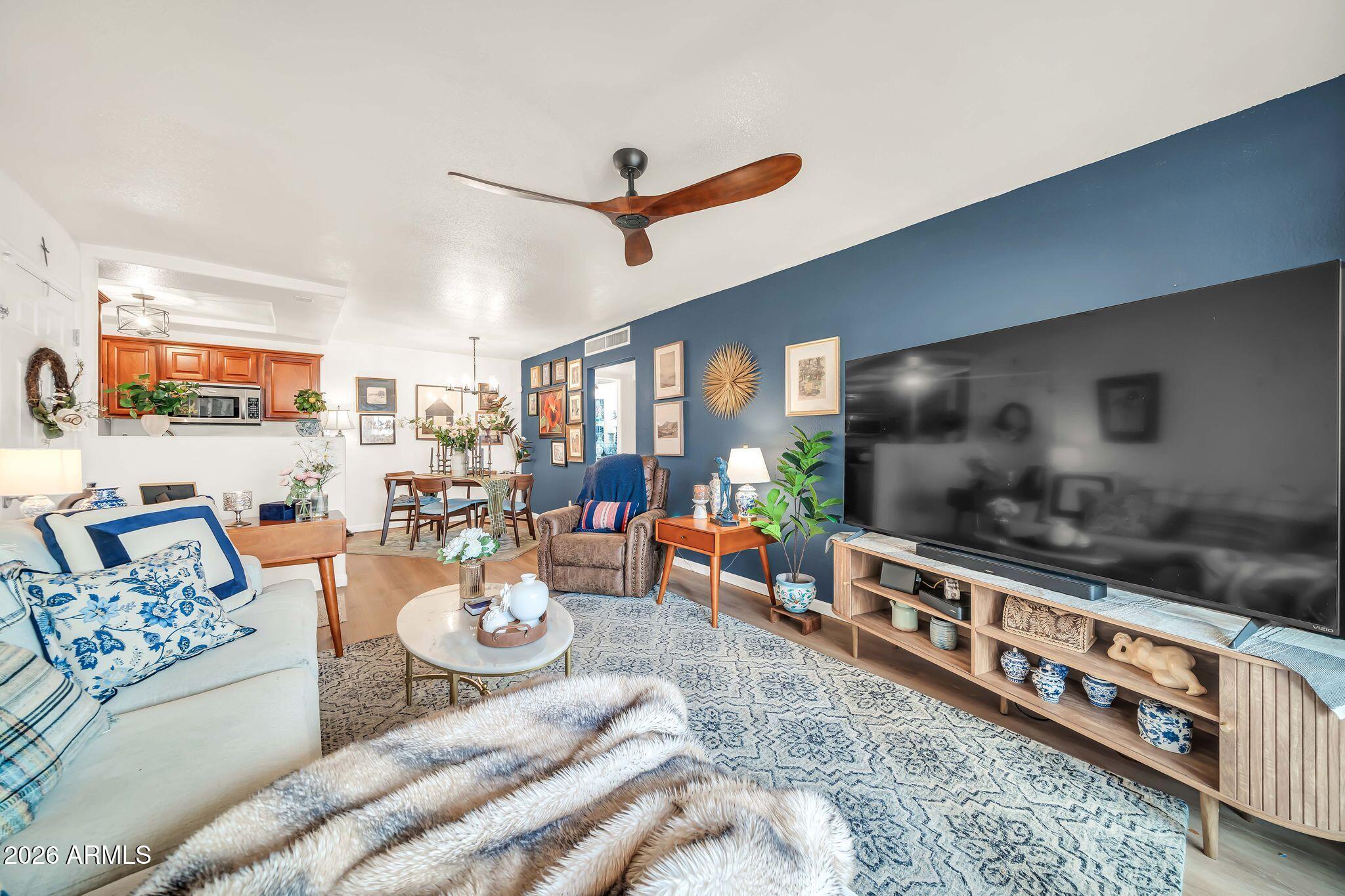 2121 W Royal Palm Road 2074
