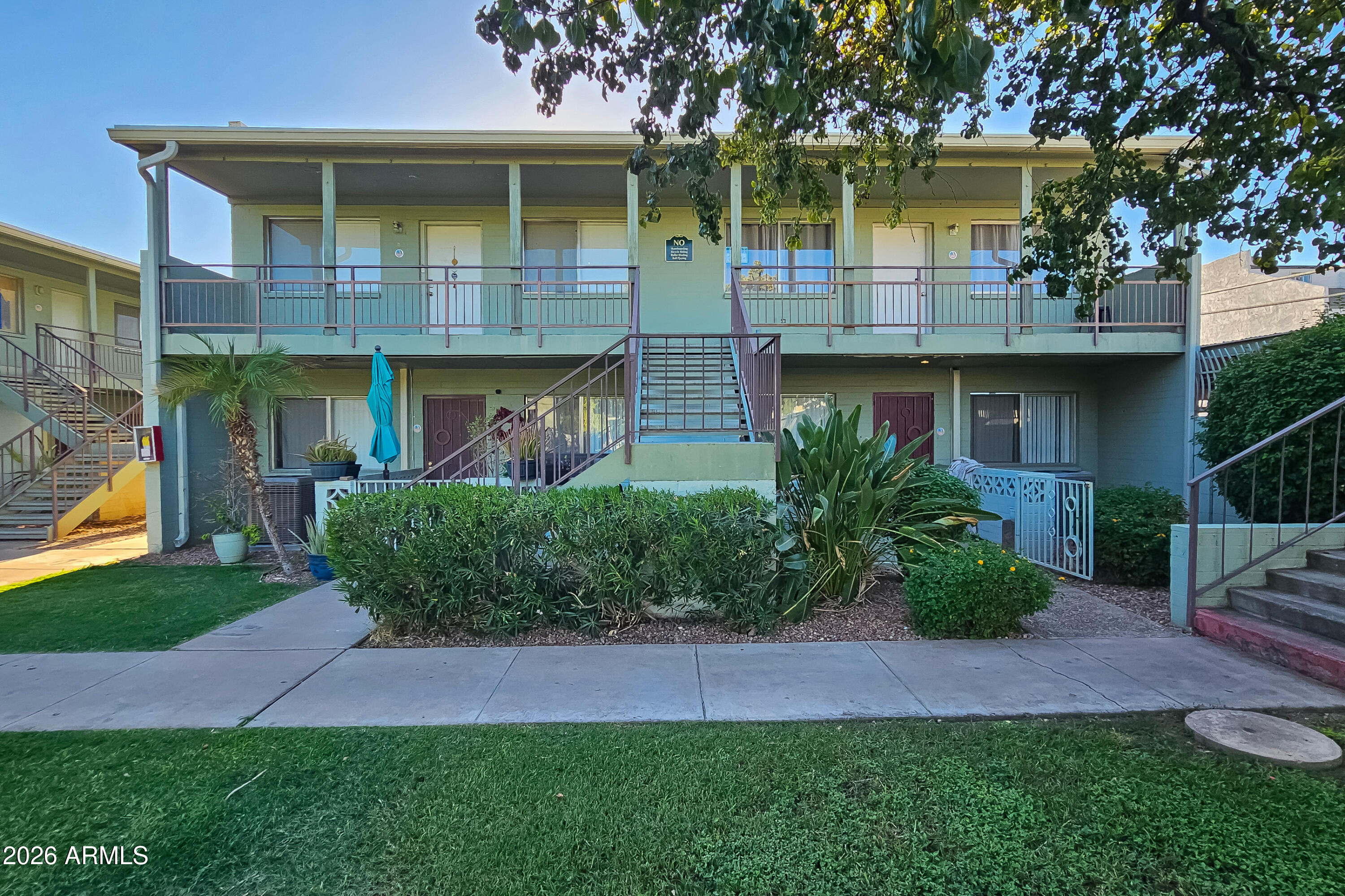1702 W TUCKEY Lane
