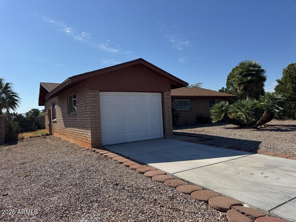 921 Mimosa Circle
