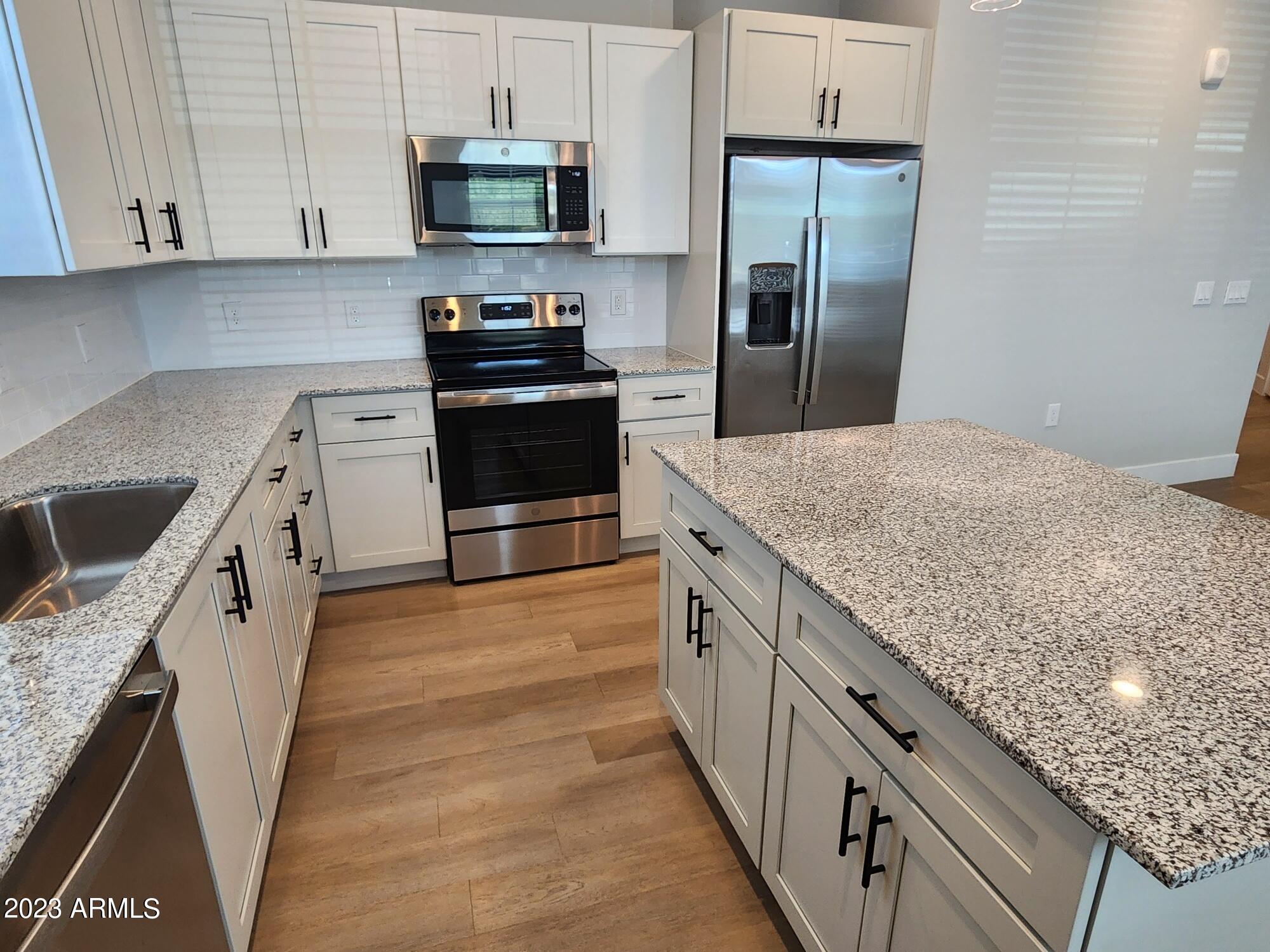 7460 N Zanjero Boulevard B4