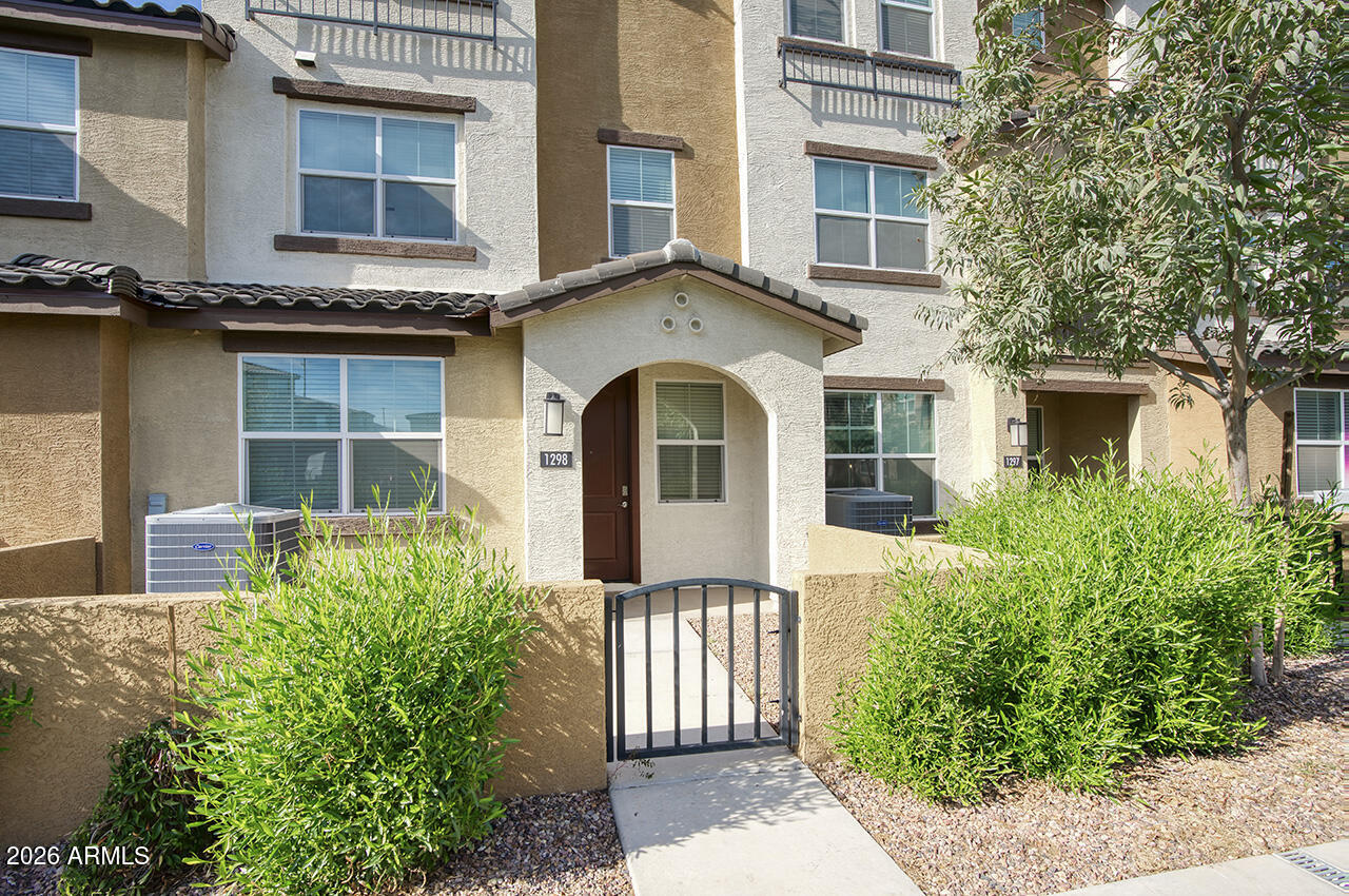 1255 N ARIZONA Avenue 1298