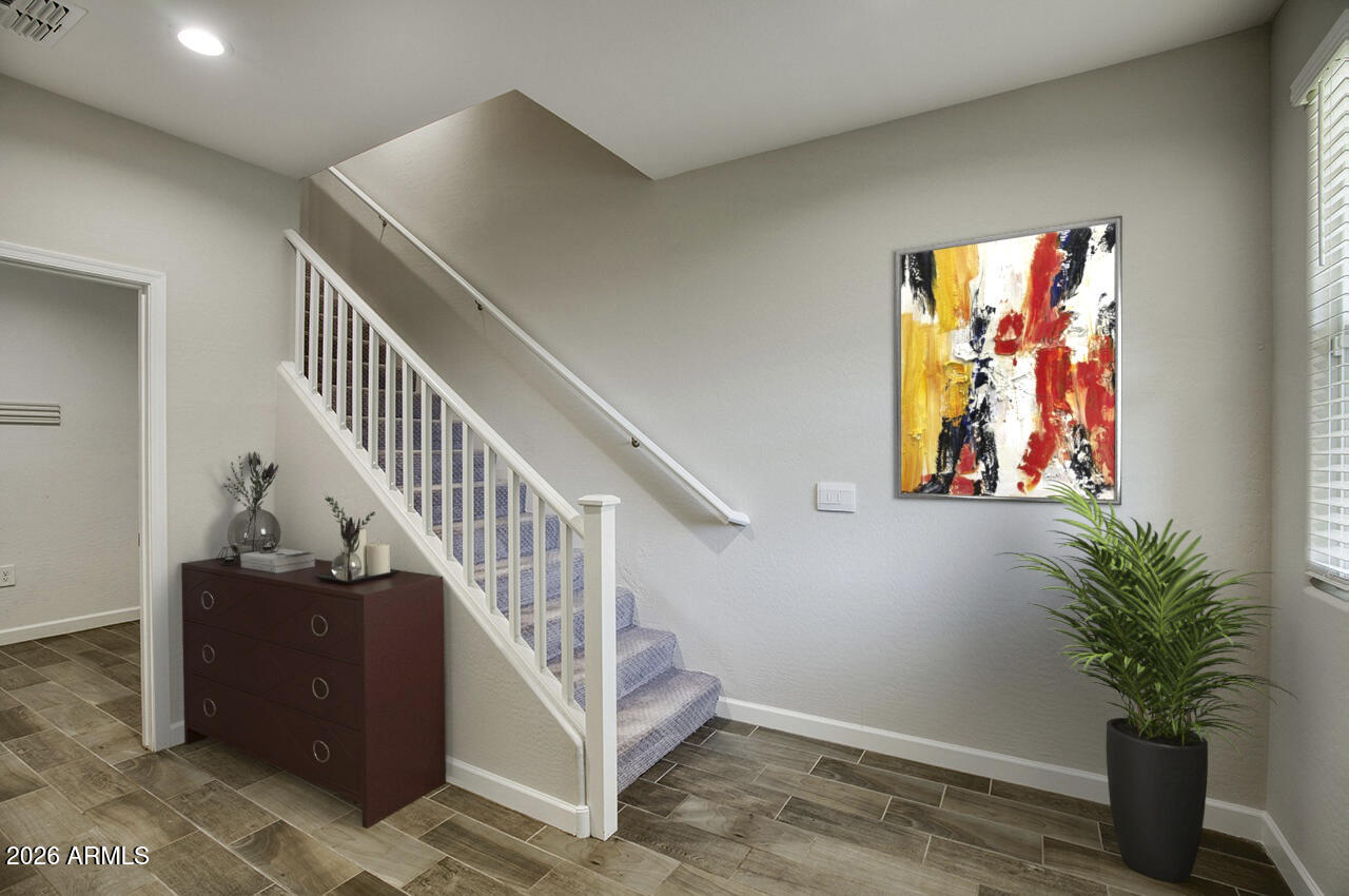 1255 N ARIZONA Avenue 1298