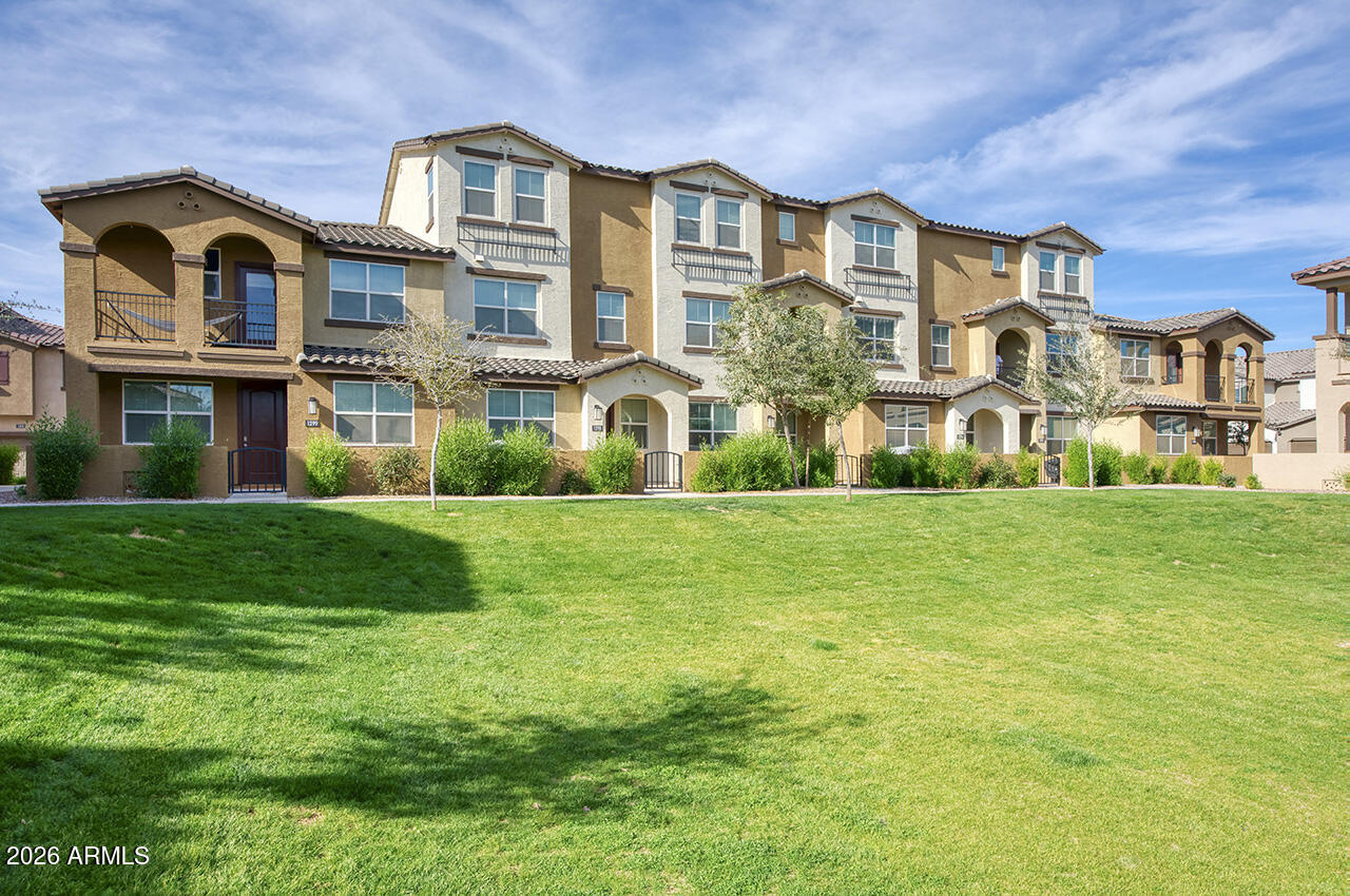 1255 N ARIZONA Avenue 1298