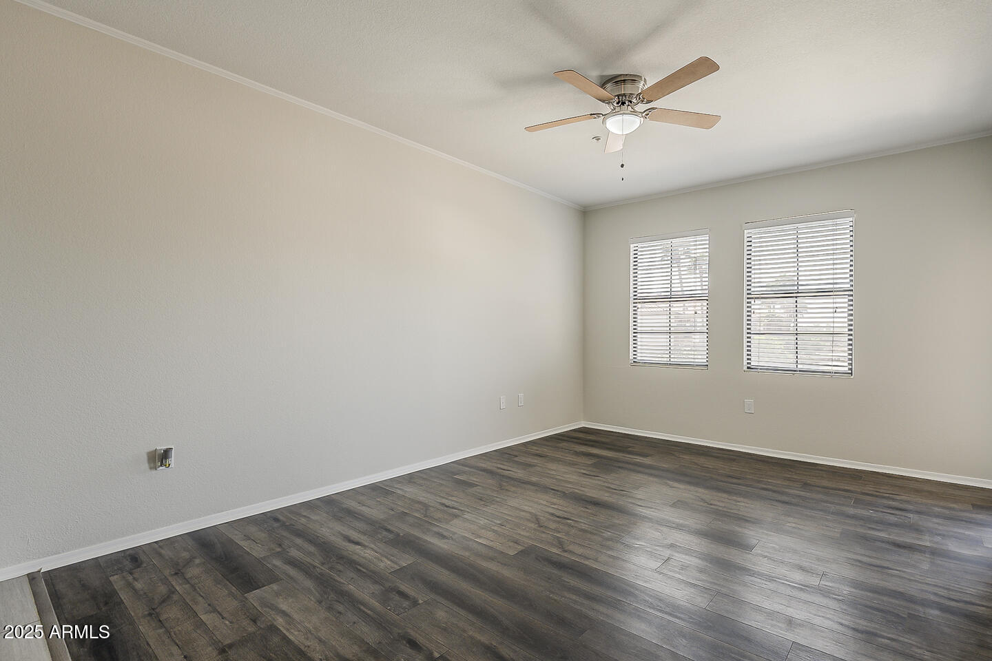 5302 E VAN BUREN Street 3040