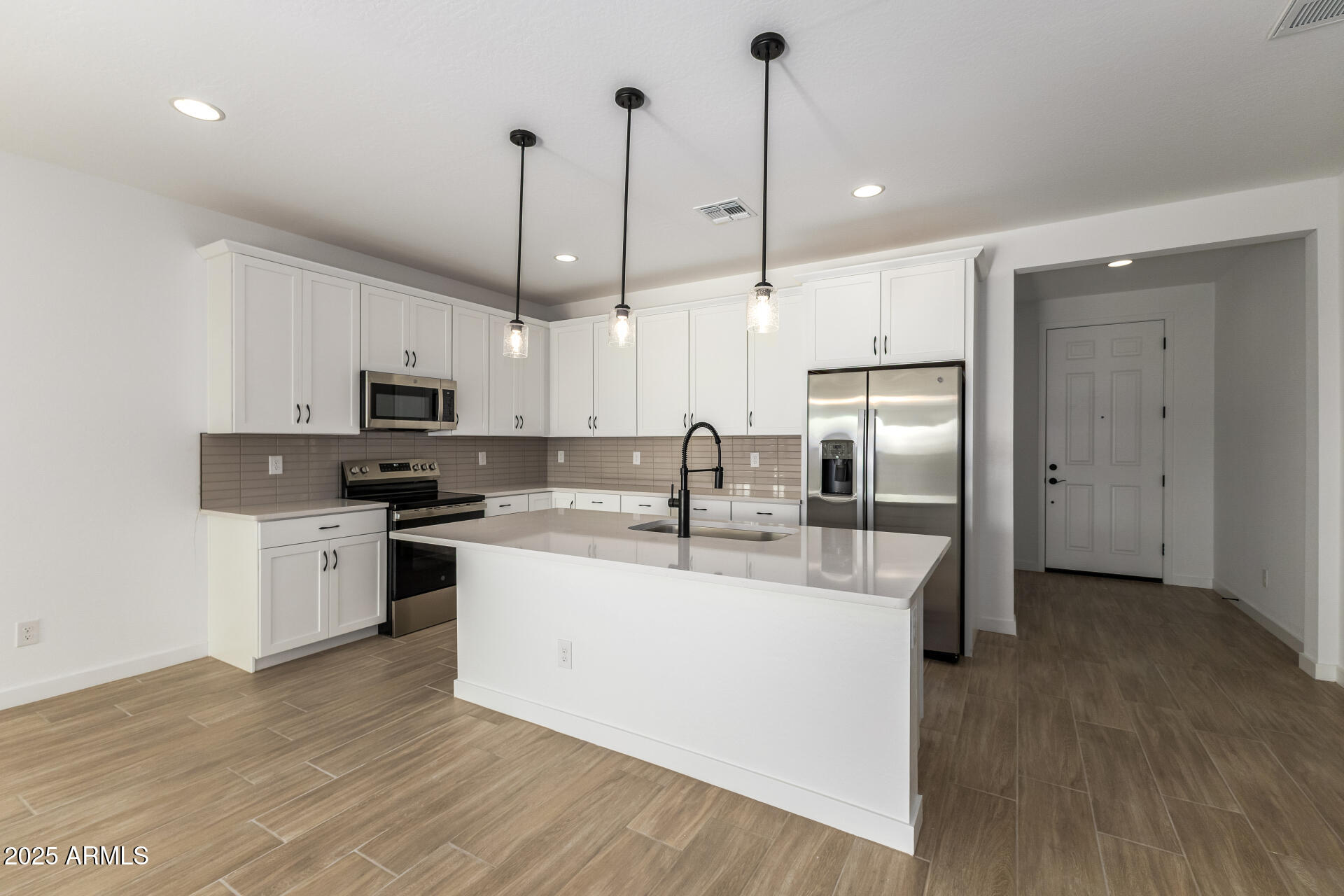 18621 E HELIAN Drive