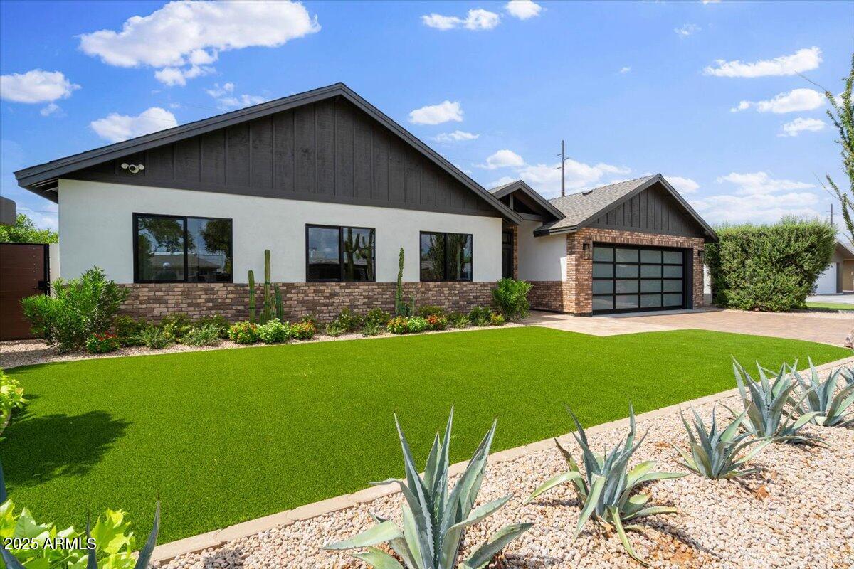 5326 N 81st Place
