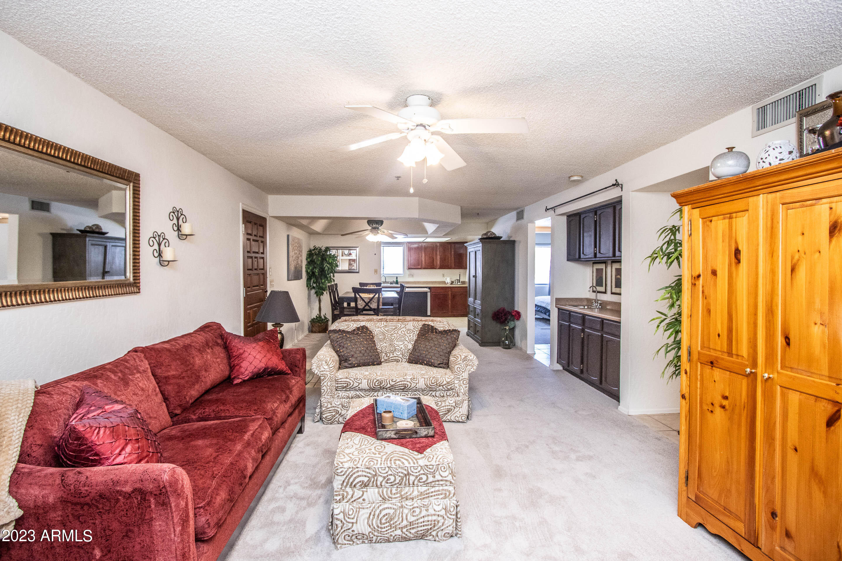 3031 N CIVIC CENTER Plaza 240