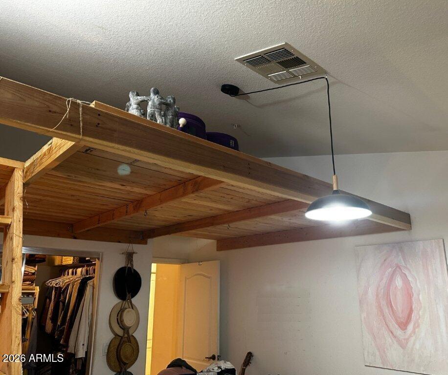 2201 N Comanche Drive 2098