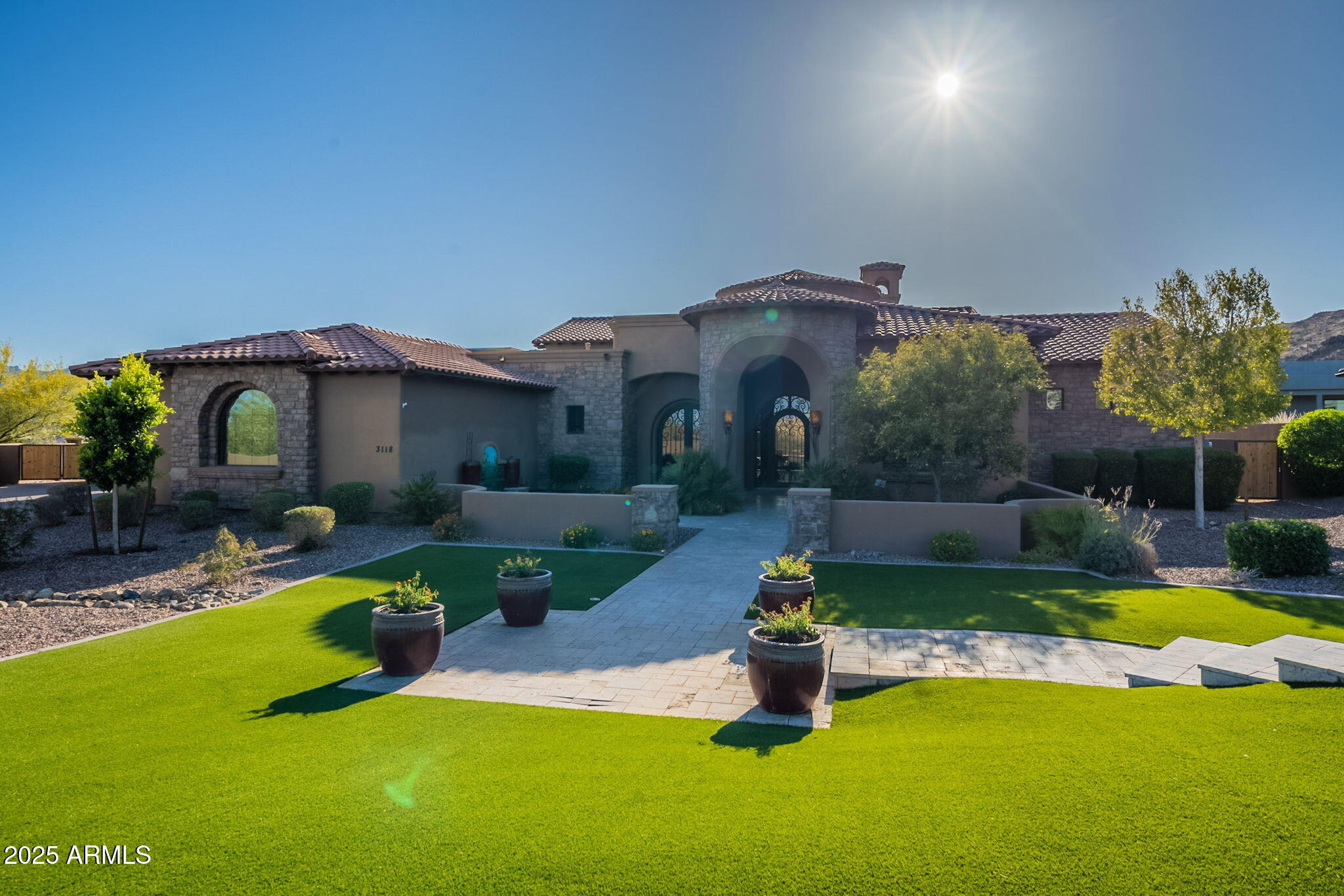 3118 W GLENHAVEN Drive