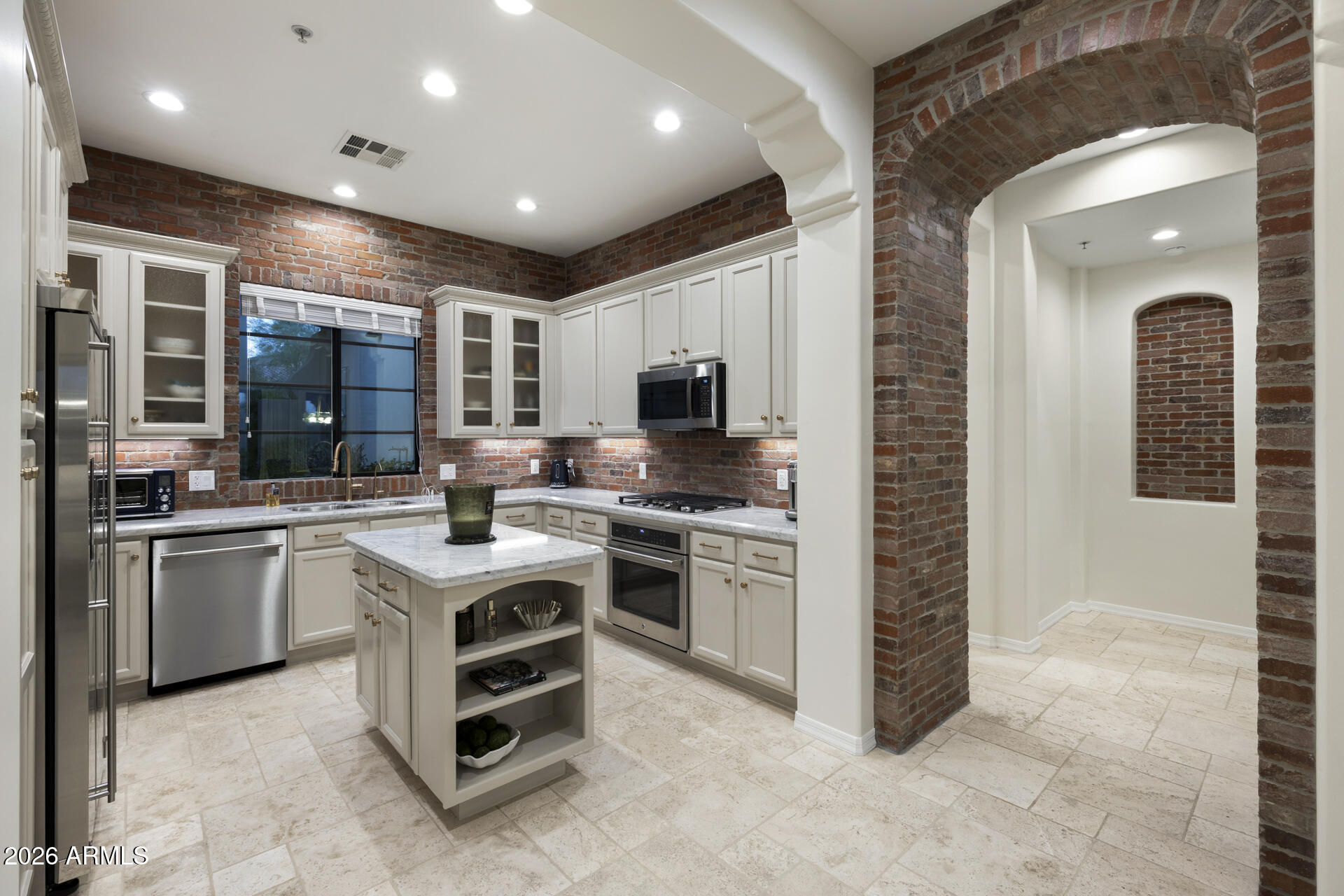 20704 N 90TH Place 1060