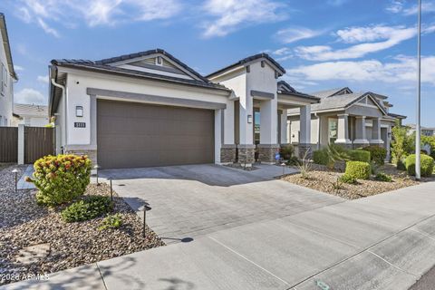 Photo of 5111 E Village Drive, Scottsdale, AZ 85254 (MLS # 6998884)