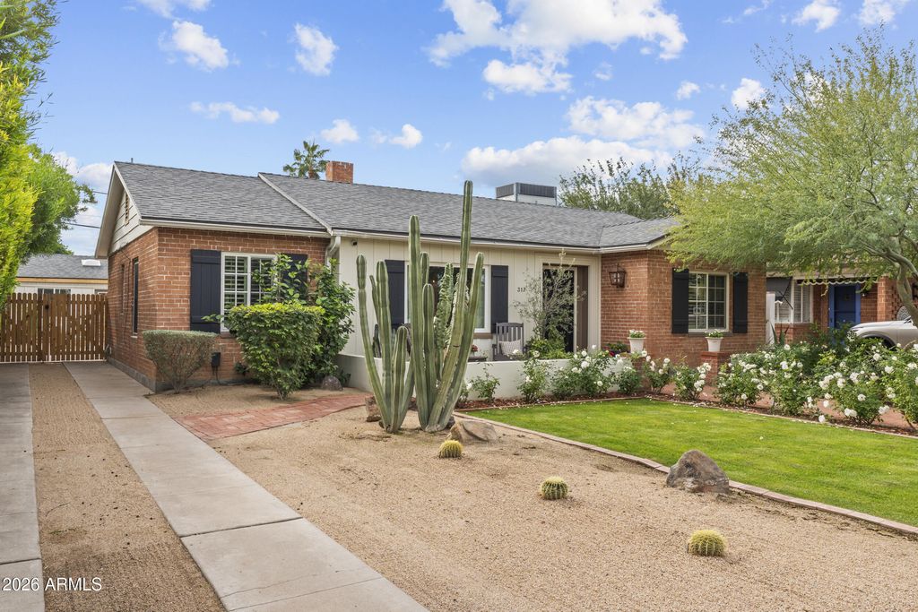 Photo of 317 W Encanto Boulevard, Phoenix, AZ 85003 (MLS # 6974733)