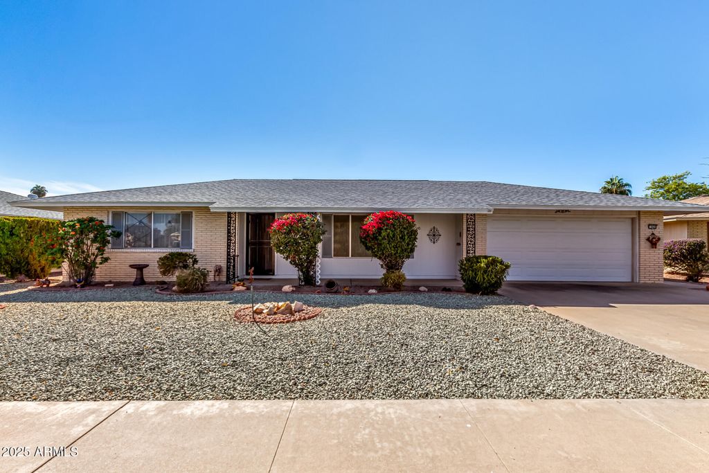 Photo of 9409 W Glen Oaks Circle N, Sun City, AZ 85351 (MLS # 6930173)