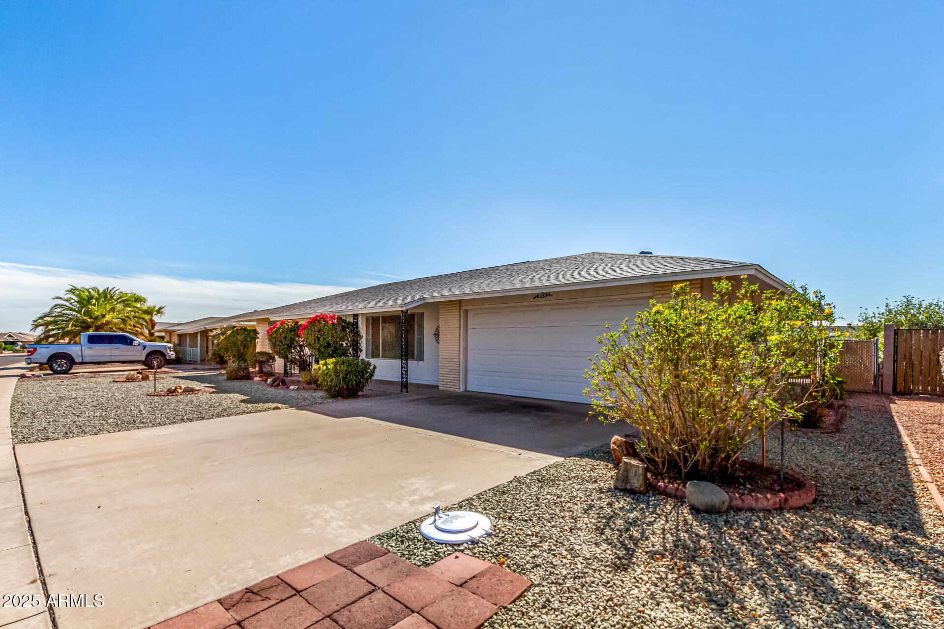 9409 W GLEN OAKS Circle N